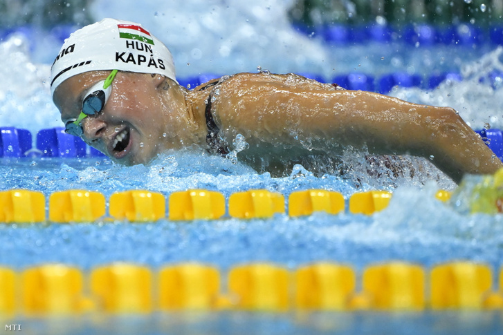 Kapás Boglárka a női 200 méteres pillangóúszás döntőjében az úszó országos bajnokságon, a Duna Arénában 2024. április 10-én