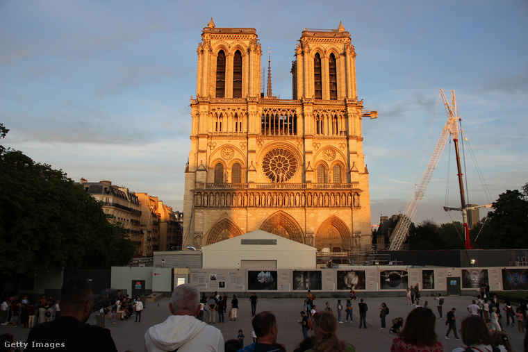 Már öt év telt el azóta, hogy a Párizsi Notre-Dame katedrális egy súlyos tűzvész következtében komoly károkat szenvedett