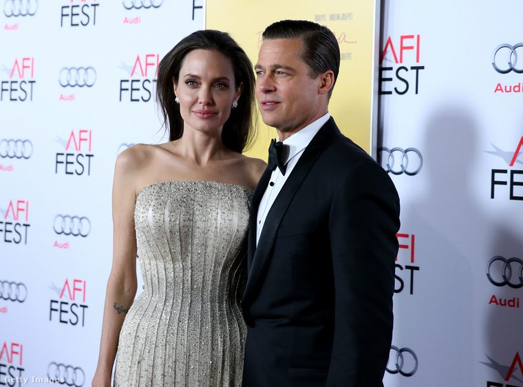 Angelina JolieHivatalosan 2005-ben vált el a világ egyik leghíresebb sztárpárja Jennifer Aniston és Brad Pitt, ugyanis a színész beleszeretett Angelina Jolie-ba
