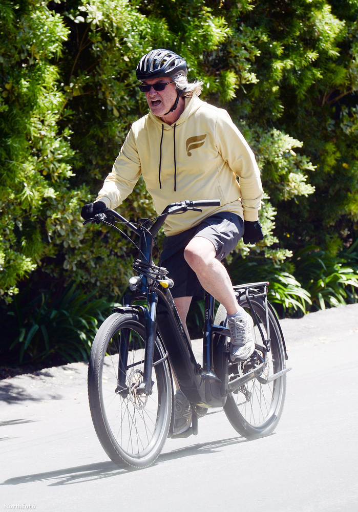 Kurt Russellt Los Angelesben szúrták ki a paparazzik biciklizés közben