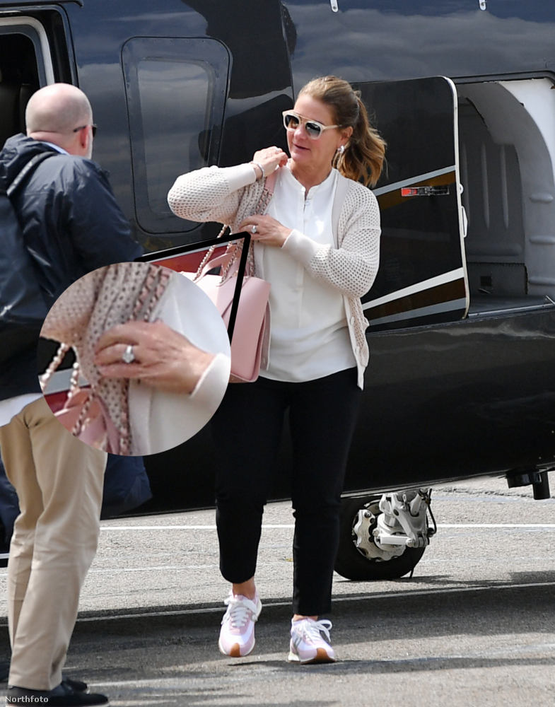 A pletyka azért terjedt el, mert egy nappal korábban a paparazzik kiszúrták, ahogy Melinda Gates egy helikopterrel érkezett meg New Yorkba, az ujján pedig egy hatalmas gyémánt gyűrűt lehetett látni, amikor megigazította a vállán Chanel táskáját.