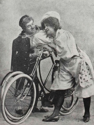 Bicikliző pár 1898-ban