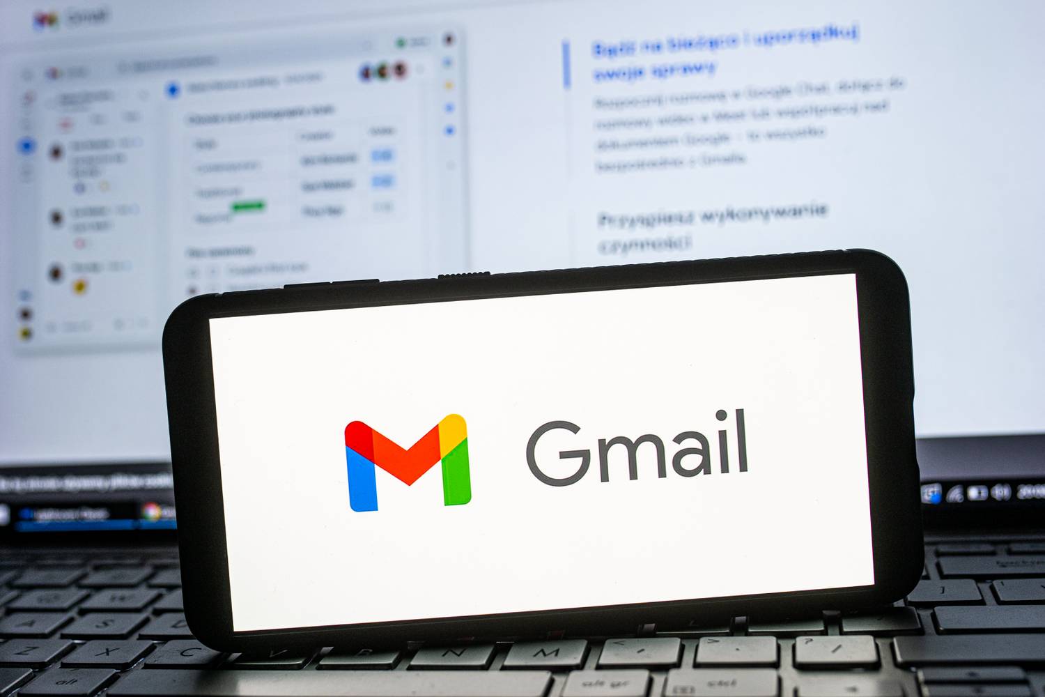 Gmail címeknél a pont