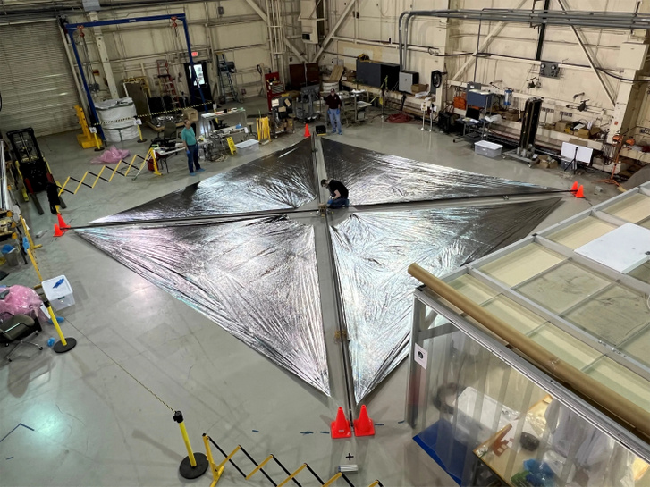 Az Advanced Composite Solar Sail System a NASA Langley kutatóközpontban