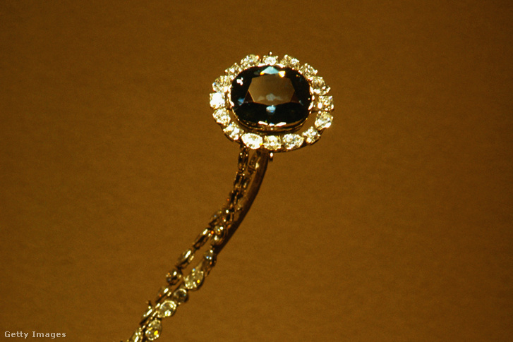 A Hope gyémánt a Smithsonian Múzeumban kiállított tárlatán 1995-ben