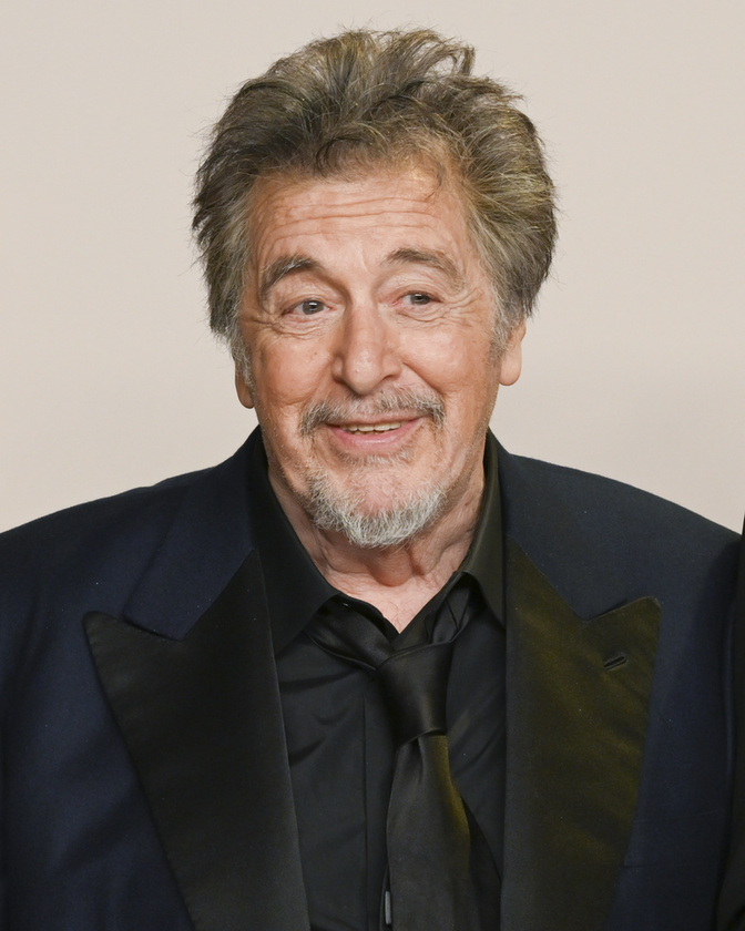 Al Pacino - 84 éves&nbsp;Al Pacino olasz származású Oscar-, Tony-, és többszörös Emmy- és Golden Globe-díjas amerikai színész