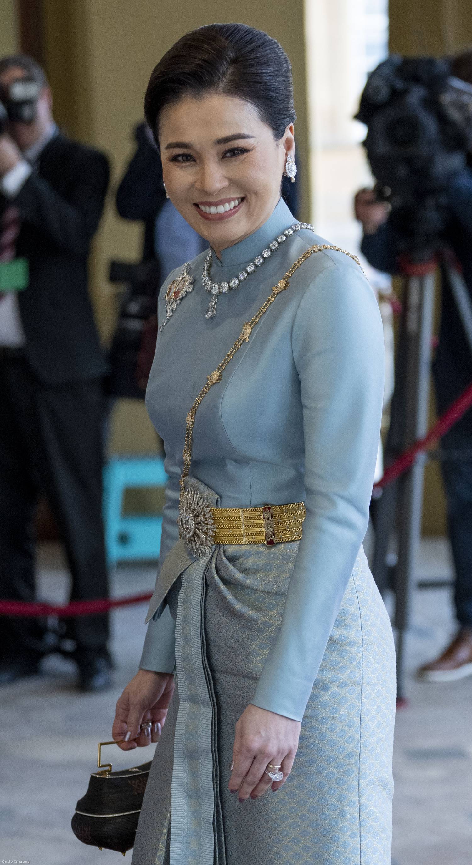 Szuthida thaiföldi királyné a tengerentúli vendégek koronázási fogadásán a Buckingham-palotában 2023. május 5-én.