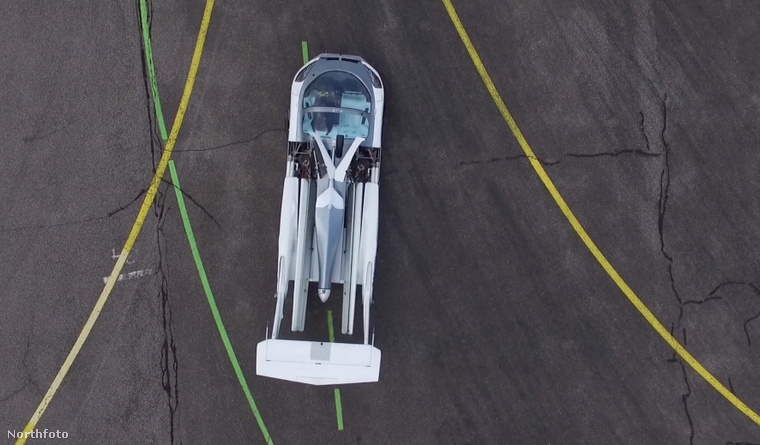 Az AirCar felülnézetből, autó formában. (Fotó: KleinVision / Northfoto)