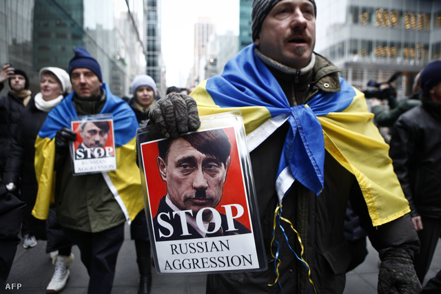 Tiltakozás New Yorkban a Krím-félszigeten történő orosz beavatkozás ellen, 2014. március 2-án.