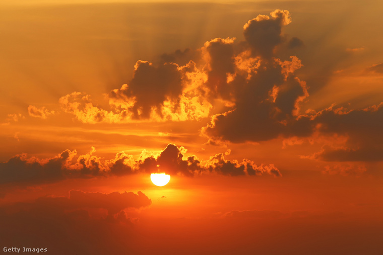 A Nap egyre forróbban fog sütni az égbolton. (Fotó: sutiporn somnam / Getty Images Hungary)