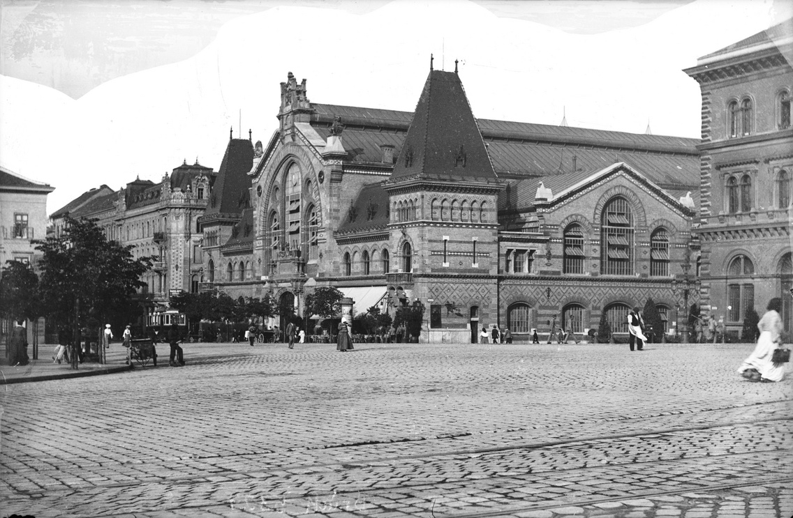 A Központi Vásárcsarnok a Fővám téren (1904)