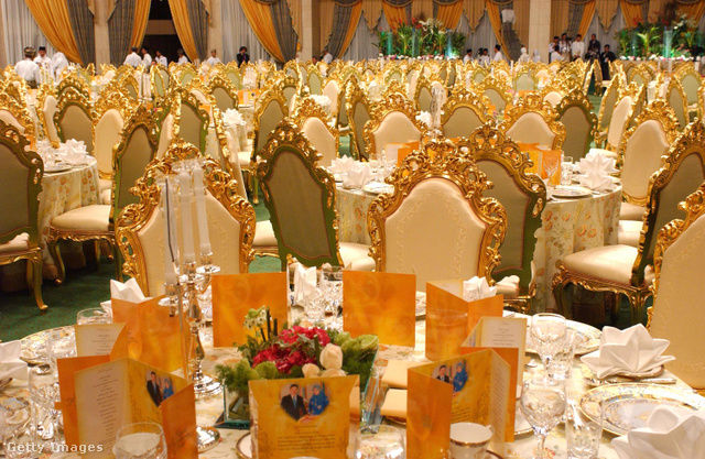 Ilyen a vendégvárás az Istana Nurul Imanban Brunei koronahercege és a hercegnő esküvője utáni napon