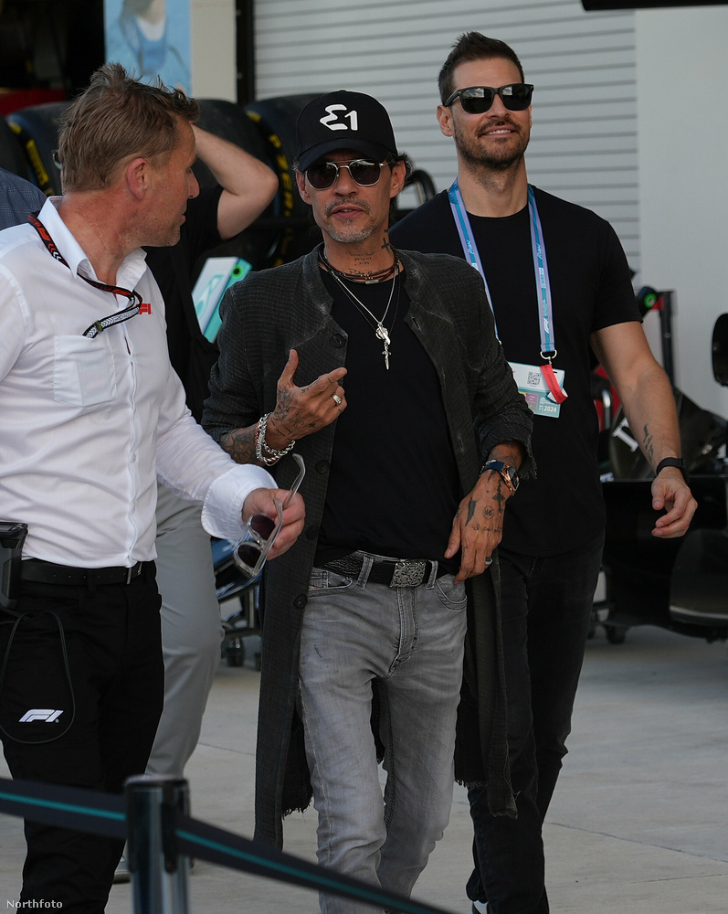 Marc Anthony-t a Formula-1 következő állomásán a Miami Grand Prix helyszínén fotózták le a paparazzik