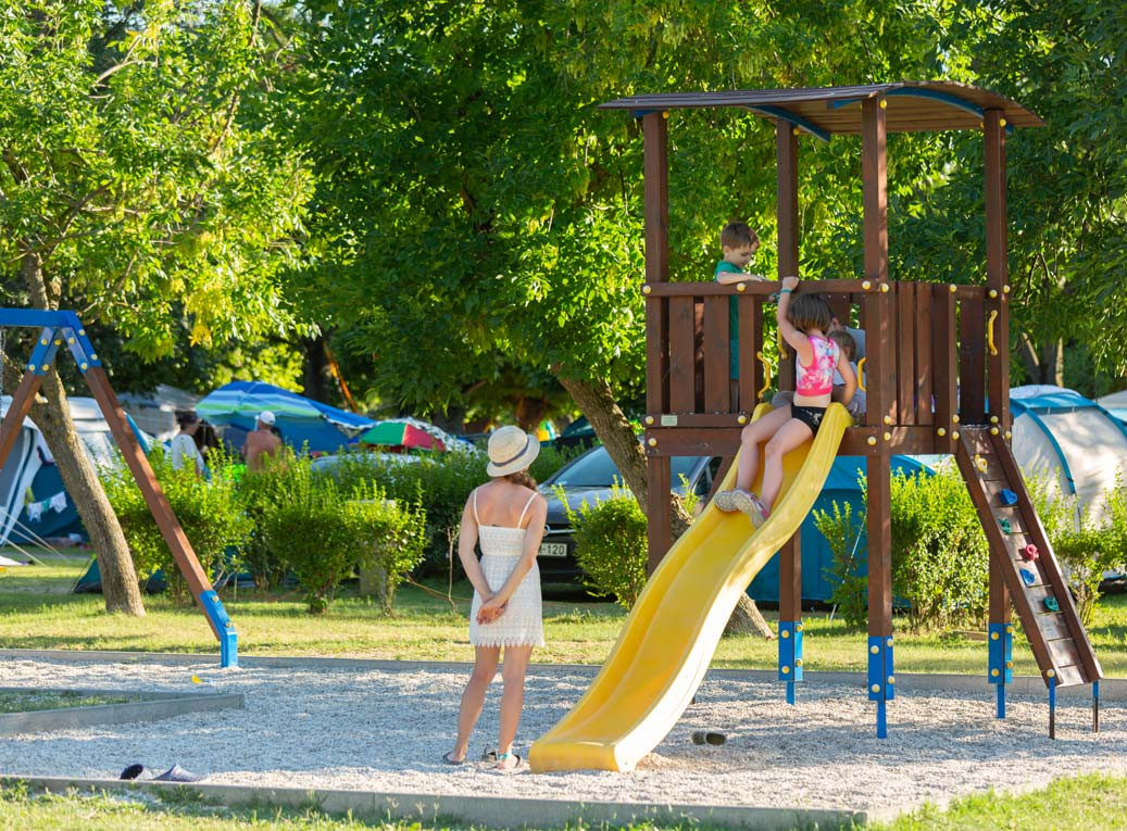 aranypart-camping-siofok-balaton-jatszoter