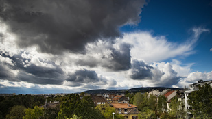 Madžarska: Vremenska napoved za začetek tedna prinesla nevihte, točo in močan veter