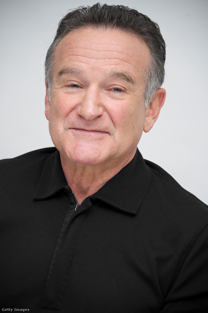 Robin Williamsról ez a kép a halála előtt kevesebb mint egy évvel, 2013 októberében készült róla egy sajtótájékoztatón.Mint ismert, a színész depresszióval, valamint alkohol- és drogproblémákkal küzdött