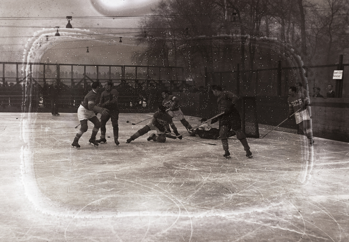 Műjégpálya, a felvétel a Sport Club Riessersee – BKE jégkorongmérkőzésen készült (1937)