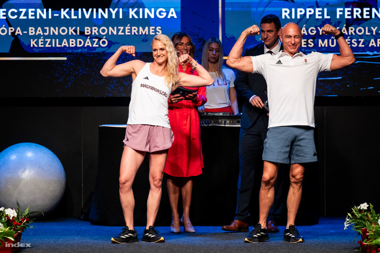 Debreczeni-Klivinyi Kinga válogatott kézilabdázó és Rippel Ferenc világrekorder artista, a Rippel-fivérek egyike az Adidas sportruházatában feszített.