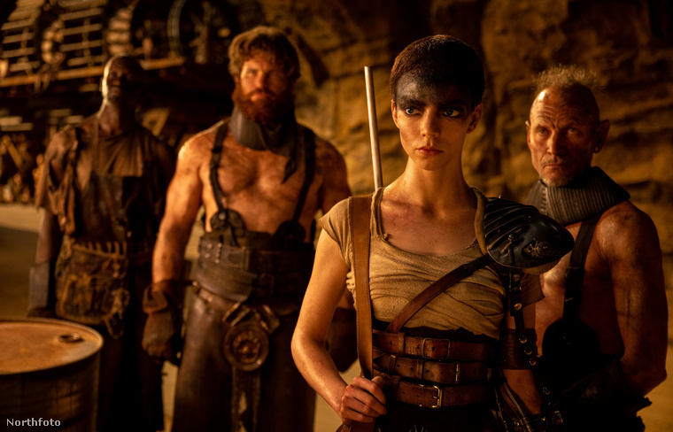 A casting folyamat során egy időben Jodie Comer volt a legesélyesebb a Furiosa szerepére, míg Richard Madden egy férfi főszerepre.
                        