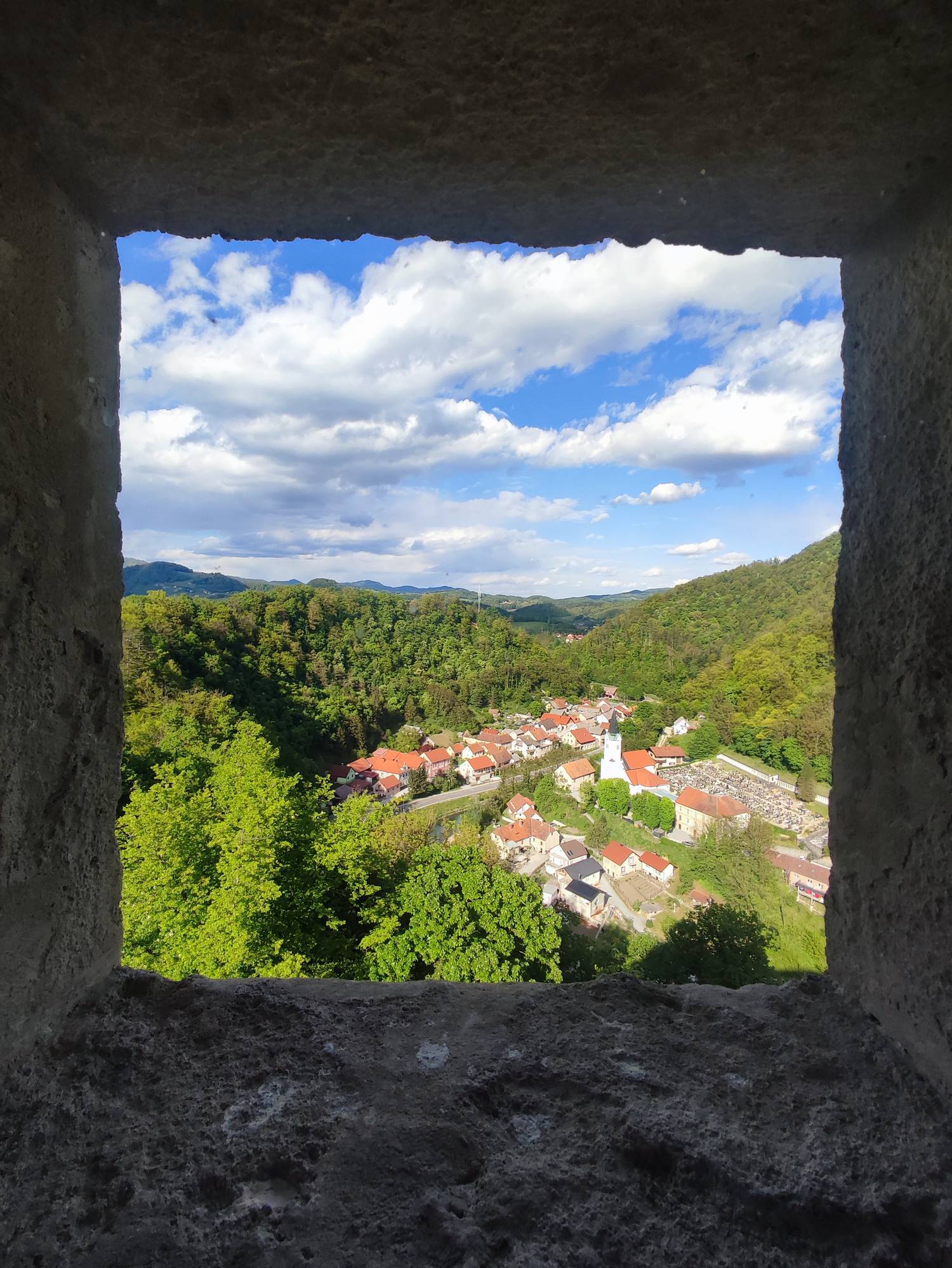 Kilátás a Rajhenburg-kastély tornyából.