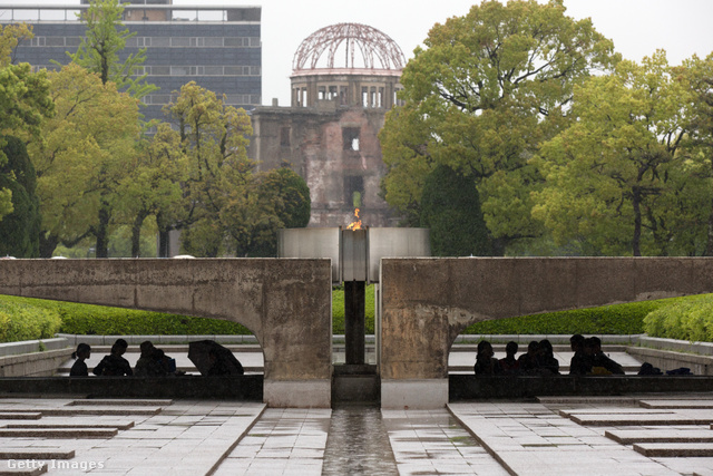 Néhány árnyékot a Hirosimai Béke Emlékmúzeumban őriztek meg