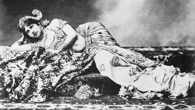 Mata Harit az első világháború alatt kémkedéssel vádolták