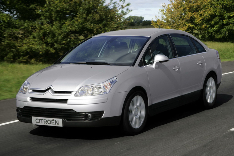 Citroën C4 Pallas (2007-2013) - A háromdobozos C4 viszont kifejezetten nagy karriert futott be nálunk, ráadásul Európában csak Magyarországon hívták Pallasnak Sedan helyett.