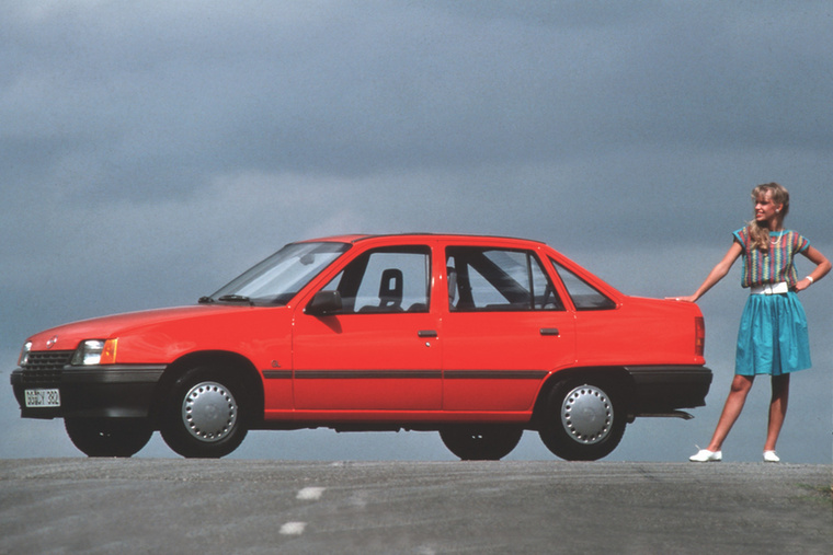 Opel Kadett/Vauxhall Belmont (1985-1991) - A két kompakt szedán sikere vette rá az Opelt, hogy újra háromdobozos Kadettet tervezzen, sőt Nagy-Britanniában még saját típusnevet is kapott.