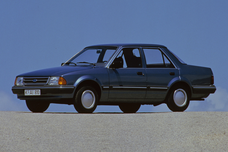 Ford Orion (1983-1993) - Hasonló okokból született az Escort lépcsőshátú változata is, a formabontó Sierra mellett a brit piacon szükség volt egy konzervatív flottaautóra.