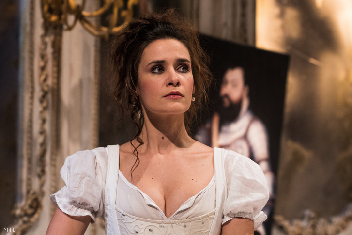 Tompos Kátya Doralice szerepében Carlo Goldoni Házasság Palermóban című darabjának próbáján a Nemzeti Színházban 2017. november 16-án