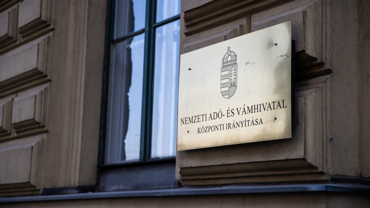 Megszólalt a NAV Magyar Péter közleményéről a&nbsp;Rogán-kör utalásairól