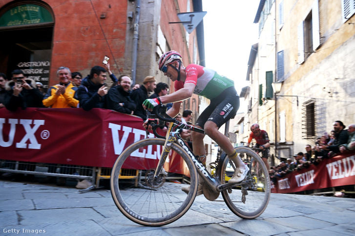 Valter Attila a 18. Strade Bianche versenyen 2024. március 2-án Sienában, Olaszországban