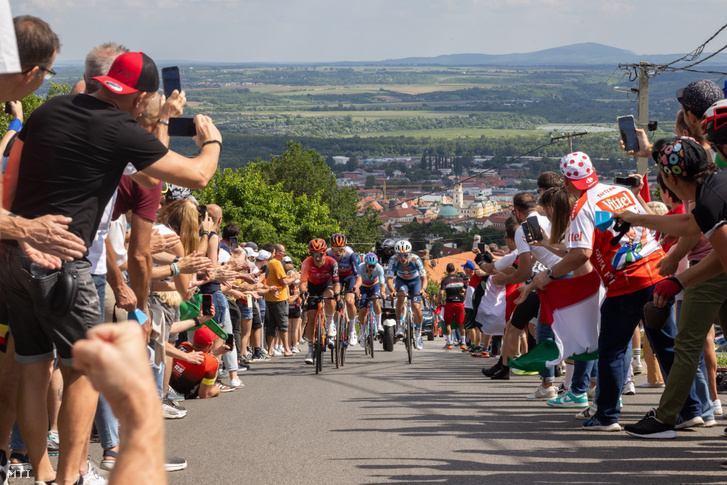 Az élboly a Tour de Hongrie ötödik záró szakaszán a Bárány úton teker