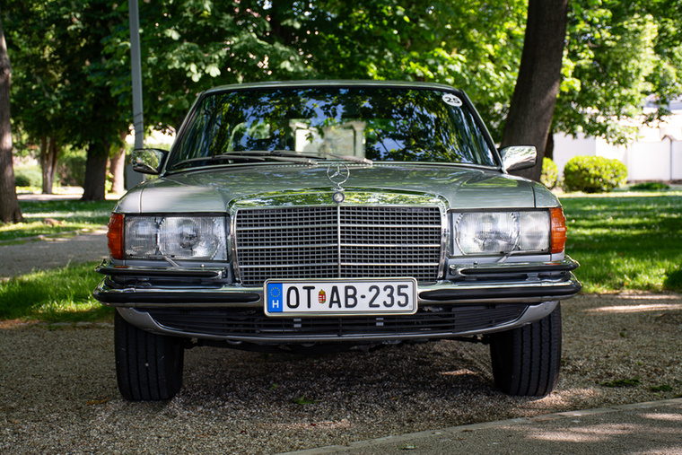Az M635CSi-hez hasonló dobás volt a Mercedes-Benz W116-os csúcsmodellje, majdnem kétszer annyiba került, mint egy 450 SEL.