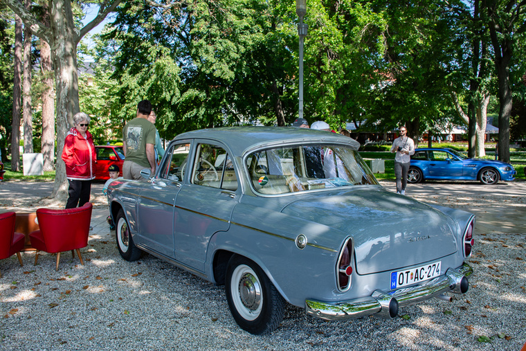 Akkoriban nem volt ismeretlen itthon a Simca Aronde, ez az 1961-es autó is a magyar utakon futott.