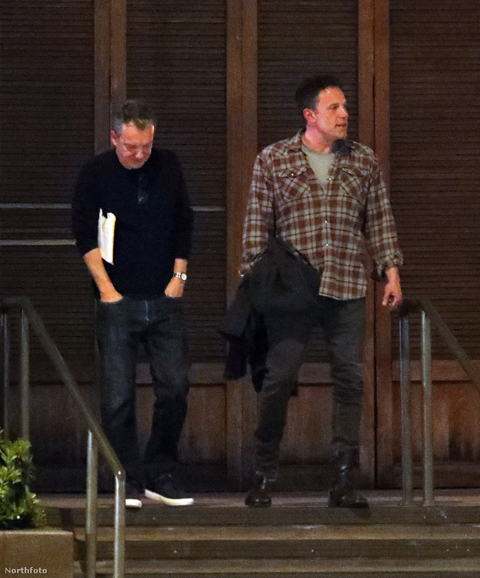 Ben Afflecket Los Angelesben, a Baltaire étterem előtt szúrták ki a paparazzik a Wal Disney Studios Motion Picture Production egykori elnökével, Sean Bailey-vel