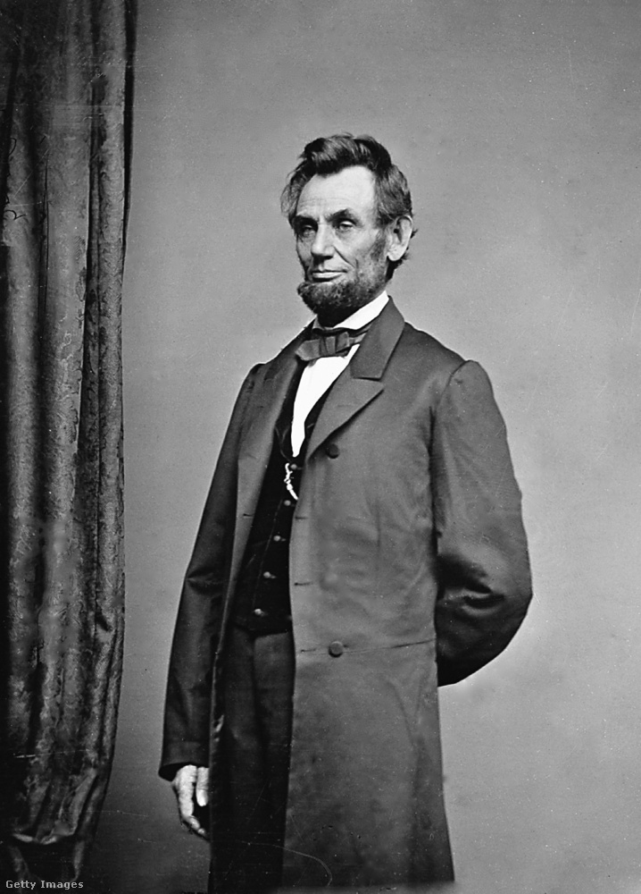 Abraham Lincoln – 1865.Abraham Lincoln, az Amerikai Egyesült Államok tizenhatodik elnöke volt az első amerikai elnök, akit hivatali ideje alatt öltek meg