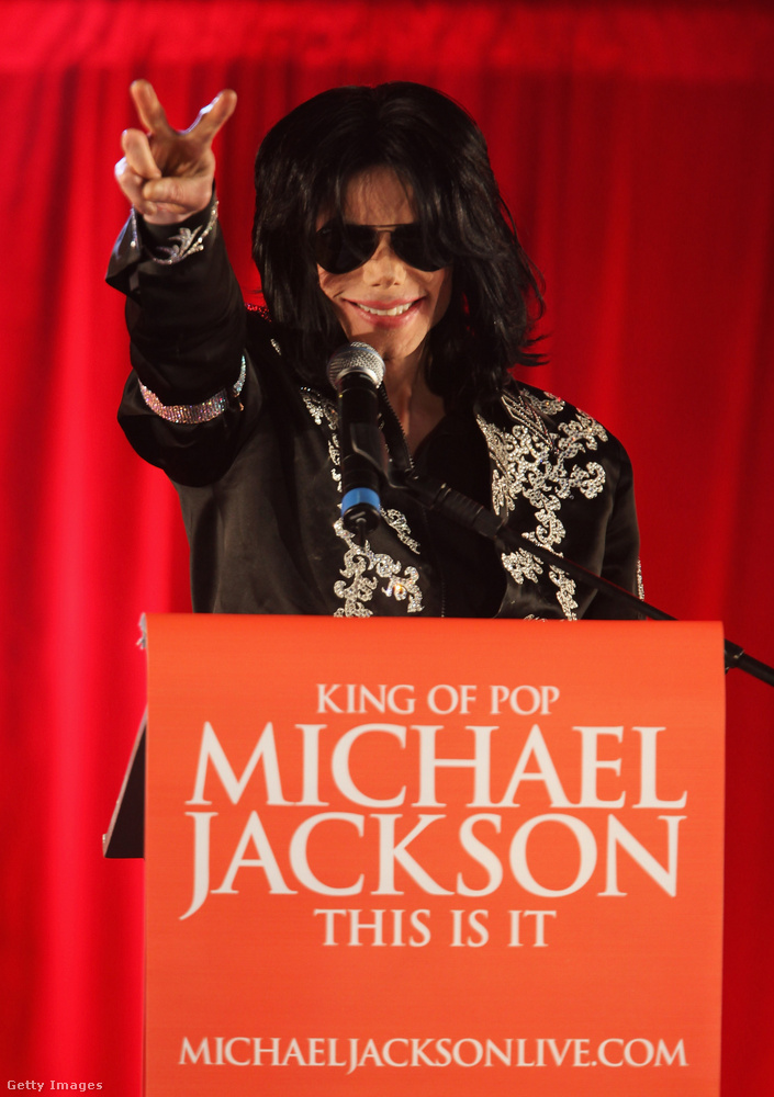 +1 Michael JacksonSenkinek sem kell bemutatni Michael Jacksont, aki örökre beírta magát a zenetörténelem legnagyobb alakjait közé