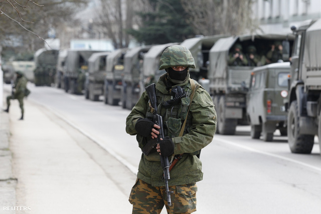 Azonosító nélküli katonák a Krím félszigeten