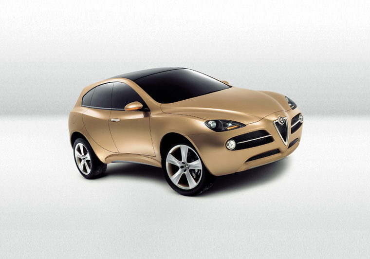 2003-ban, 13 évvel az Alfa Romeo első sorozatgyártott SUV-ja (Stelvio) előtt mutatták be a Kamal koncepcióautót.