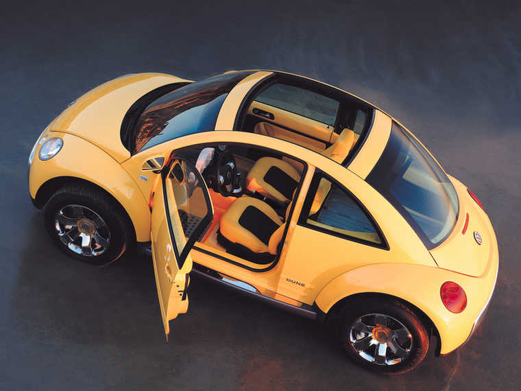 Ezeknél talán még izgalmasabb részlet, hogy a New Beetle Dune 4Motion összkerékhajtás mellett a Volkswagen akkori VR5-ös motorját kapta volna egy hatsebességes manuális váltóval