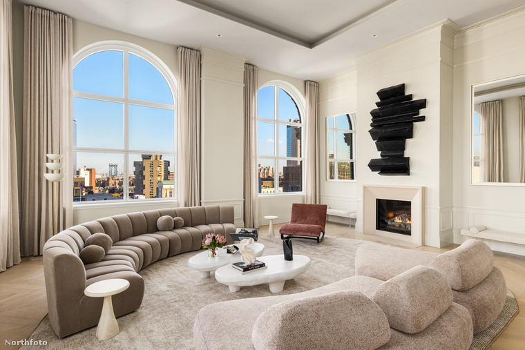 Fedezze fel ezt a lenyűgöző penthouse-t New York szívében, Tribeca trendi negyedében, ahol a 108 Leonard címen elhelyezkedő Crown Penthouse várja új tulajdonosát