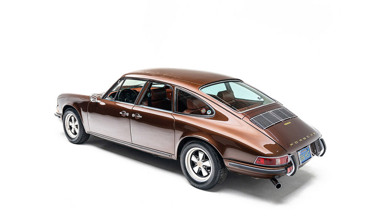 Troutman &amp; Barnes 911 4 Door – Panamera 1967-ből&nbsp;Az átalakított Porsche 1967-ben el is készült méghozzá úgy, hogy amit csak lehetett, meghagytak az eredeti 911-esből