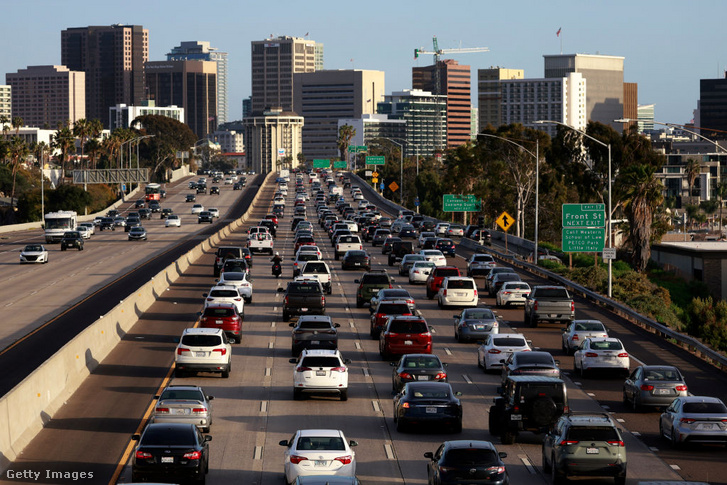 Délutáni csúcs San Diegoban az I5-ös autópályán - fotó: Kevin Carter/Getty Images