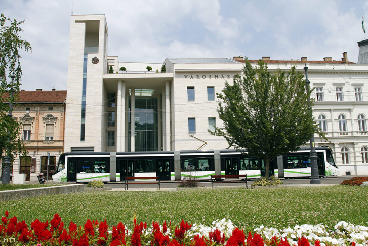 A városháza Miskolcon 2014. július 21-én