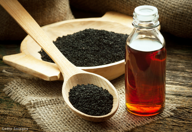 A feketekömény-olajat egészségmegőrzésre és a szépségápolásra is használják
