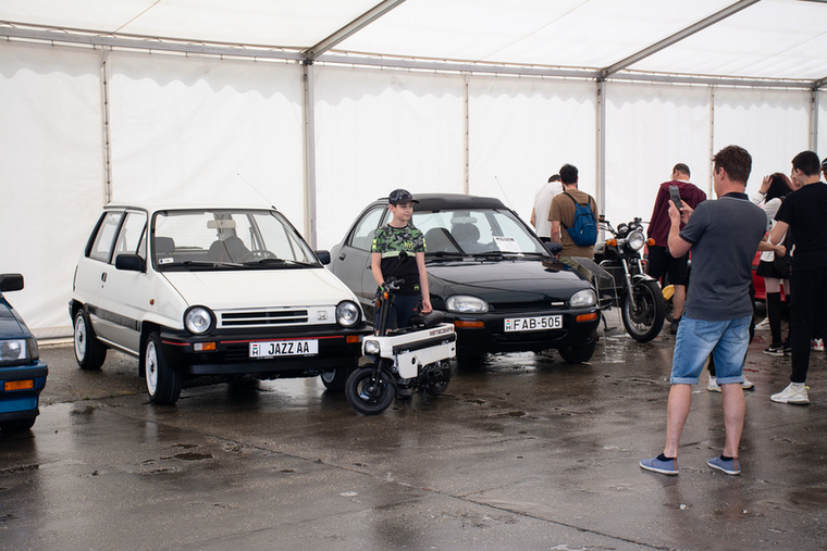 A Mazda 121 ugyan 1991-ben jelent meg, de ott volt a helye az 1982-es Honda Jazz és az 1981-es Honda Motocompo mellett.