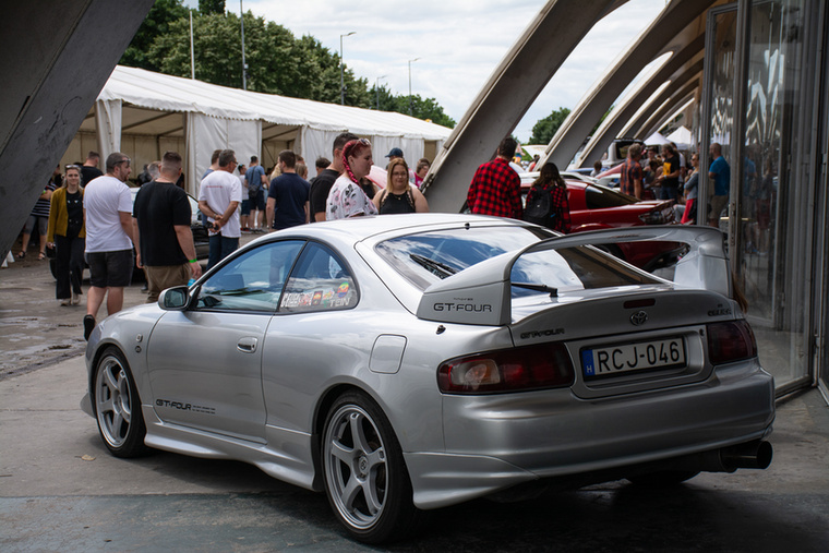 A Toyota Celica GT-Four neve az összkerékhajtásra utal, de 2,0 literes turbómotorja miatt legalább olyan vonzó.