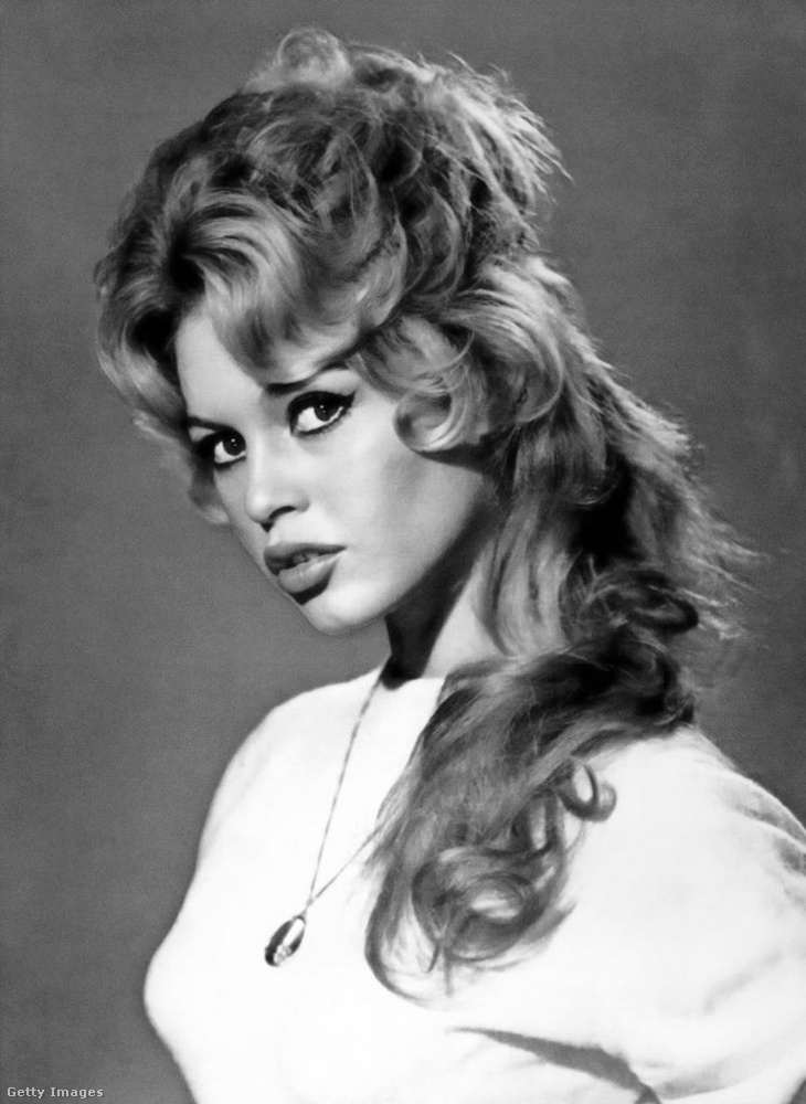 Brigitte Bardot akkor…
                        Az 1950-es és 1960-as években Brigitte Bardot a világ egyik legismertebb szexszimbóluma volt