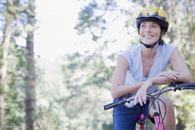 A kerékpározás jó hatással van az ízületekre és a térdfájást is csökkenti